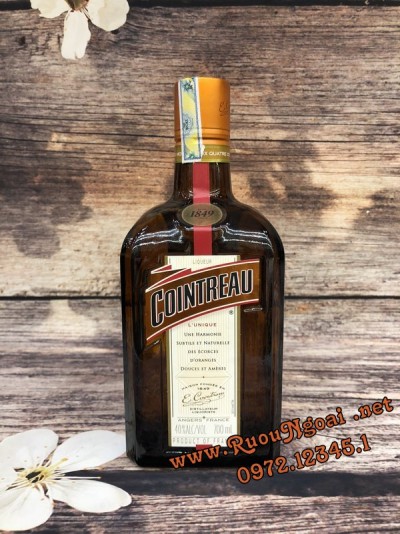 Rượu Cointreau