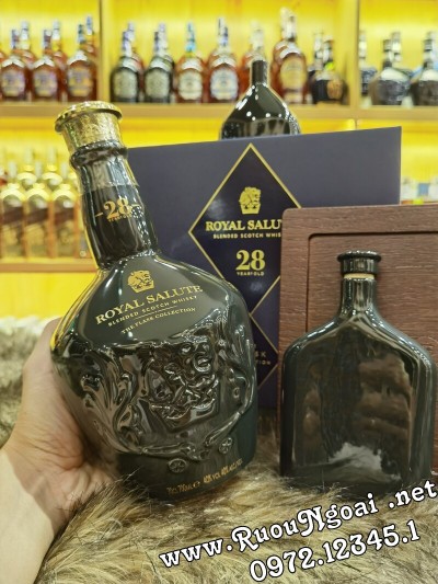 Rượu Royal Salute 28YO